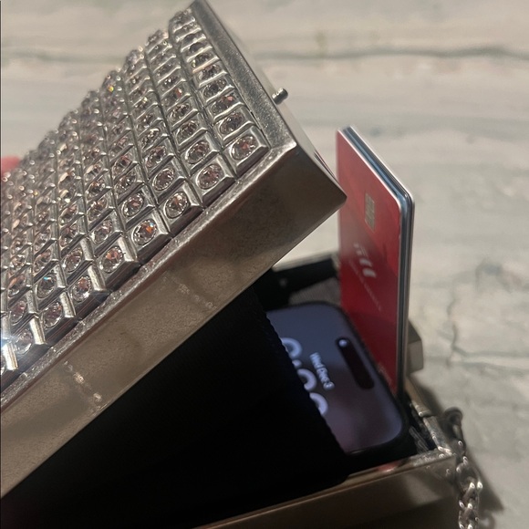 ALICE & OLIVIA stunning, silver rhinestone clutch or crossbody purse-LIKE NEW! - Picture 10 of 10